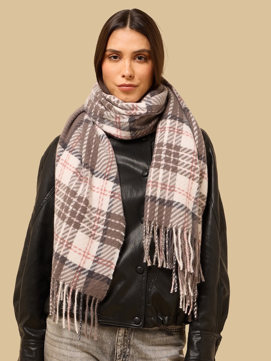 Checked Scarf with Tassels