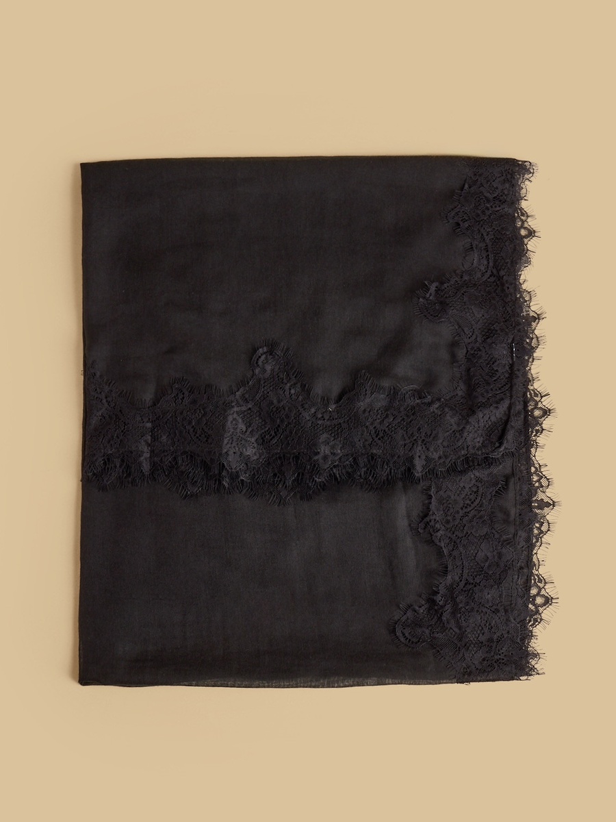 Lace Detail Scarf