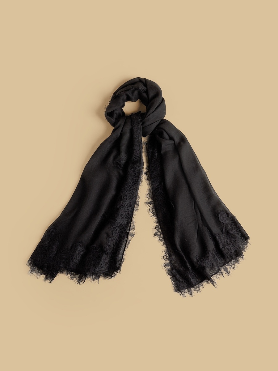 Lace Detail Scarf