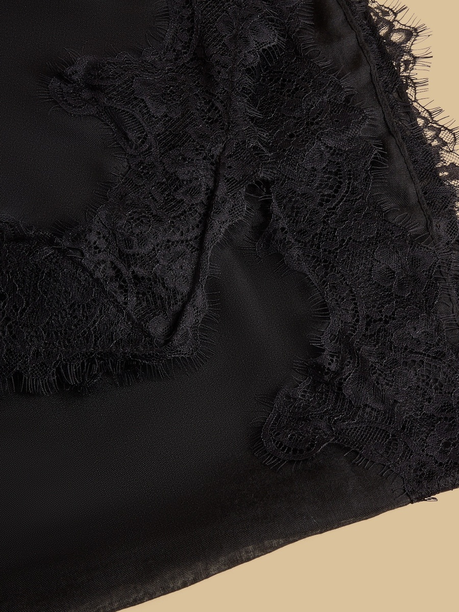Lace Detail Scarf