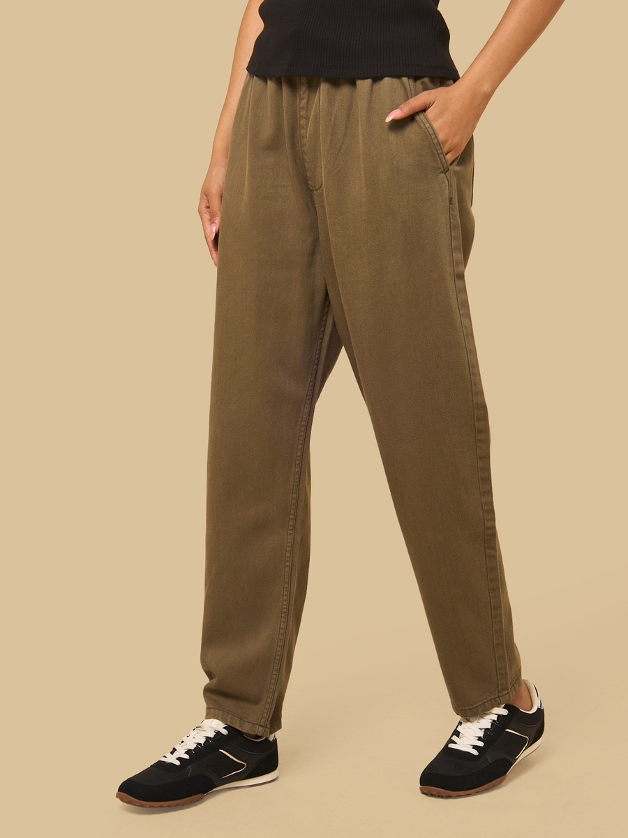 Mid-Rise Slouch Fit Jeans