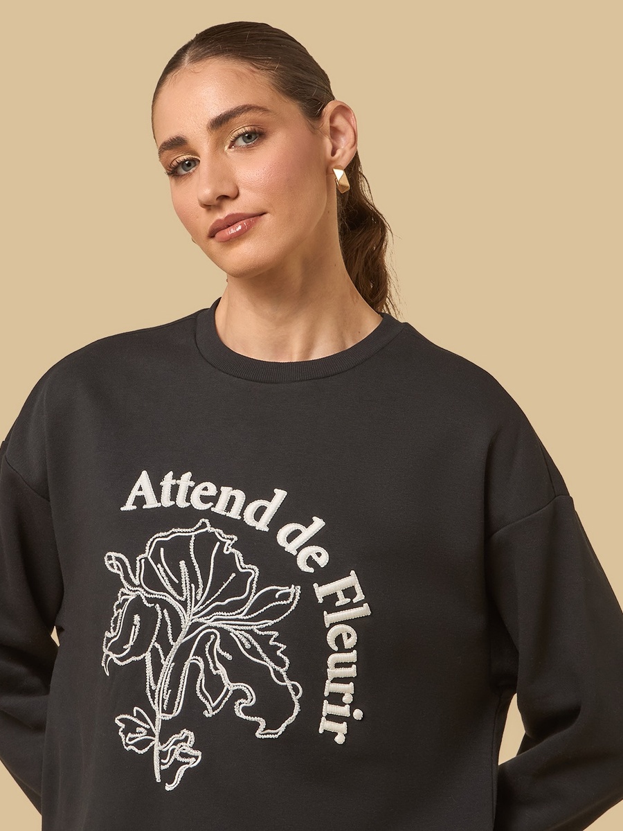 Floral Embroidered Sweatshirt