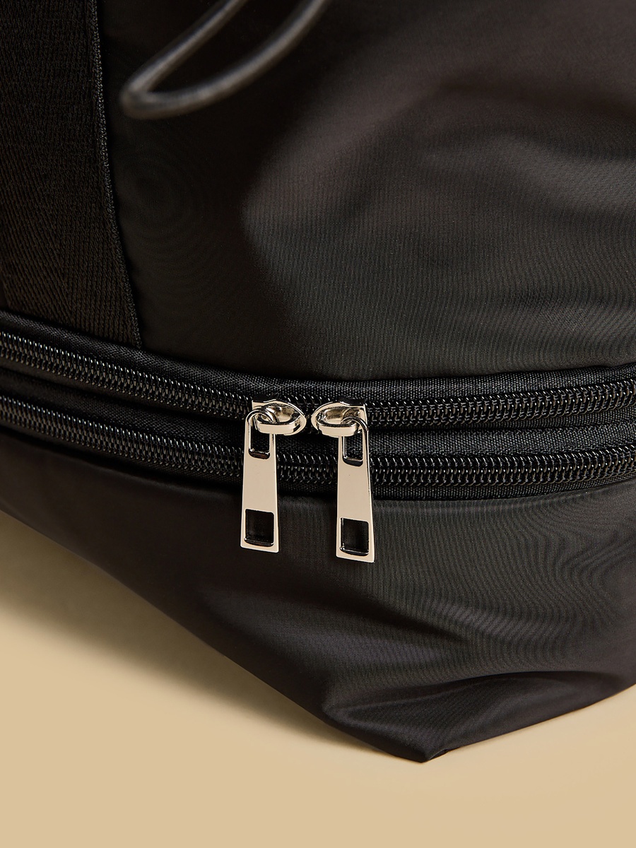 Plain Duffle Bag with Detachable Strap