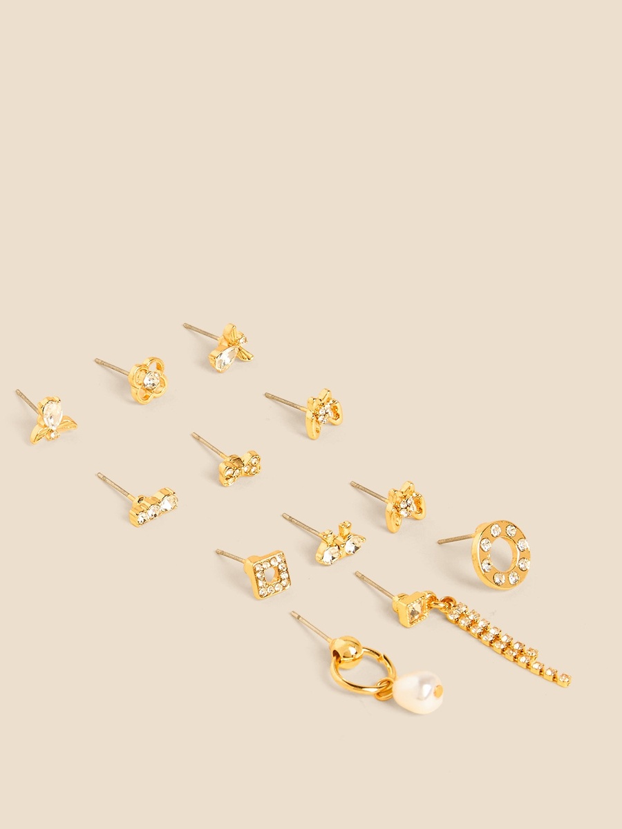 Pack of 16 - Assorted Earrings with Pushback Closure`