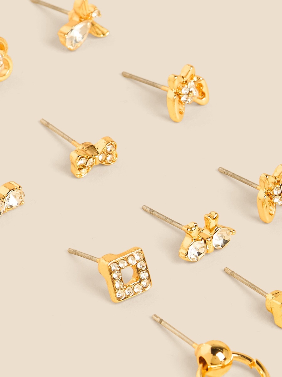 Pack of 16 - Assorted Earrings with Pushback Closure`