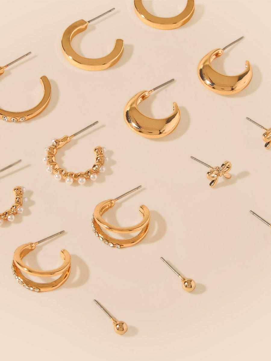 Pack of 8 - Assorted Earrings with Pushback Closure