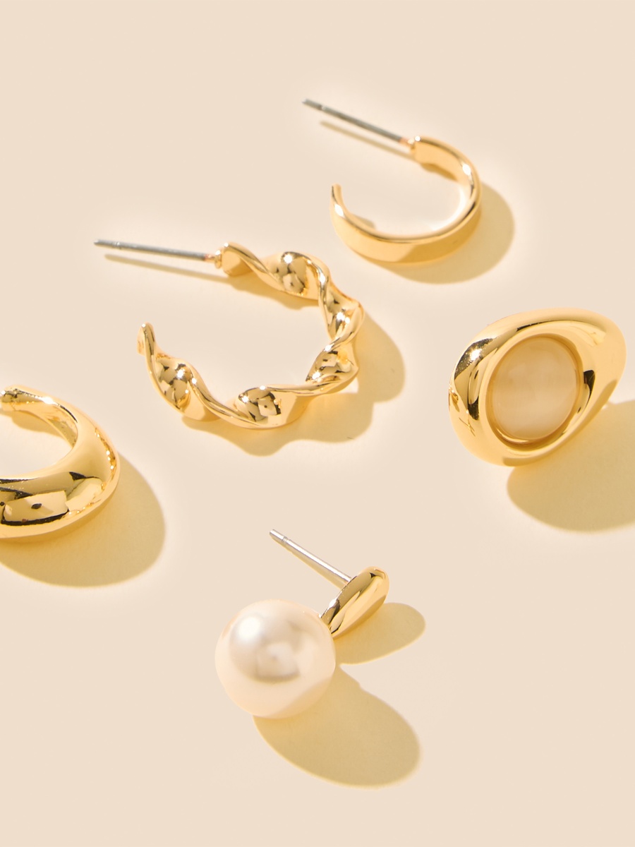 Pack of 5 - Assorted Earrings with Pushback Closure