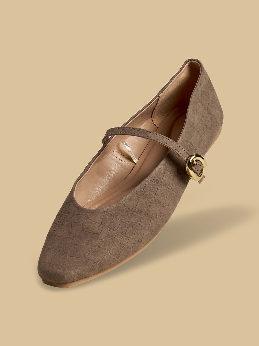Mary Jane Shoes with Buckle Closure