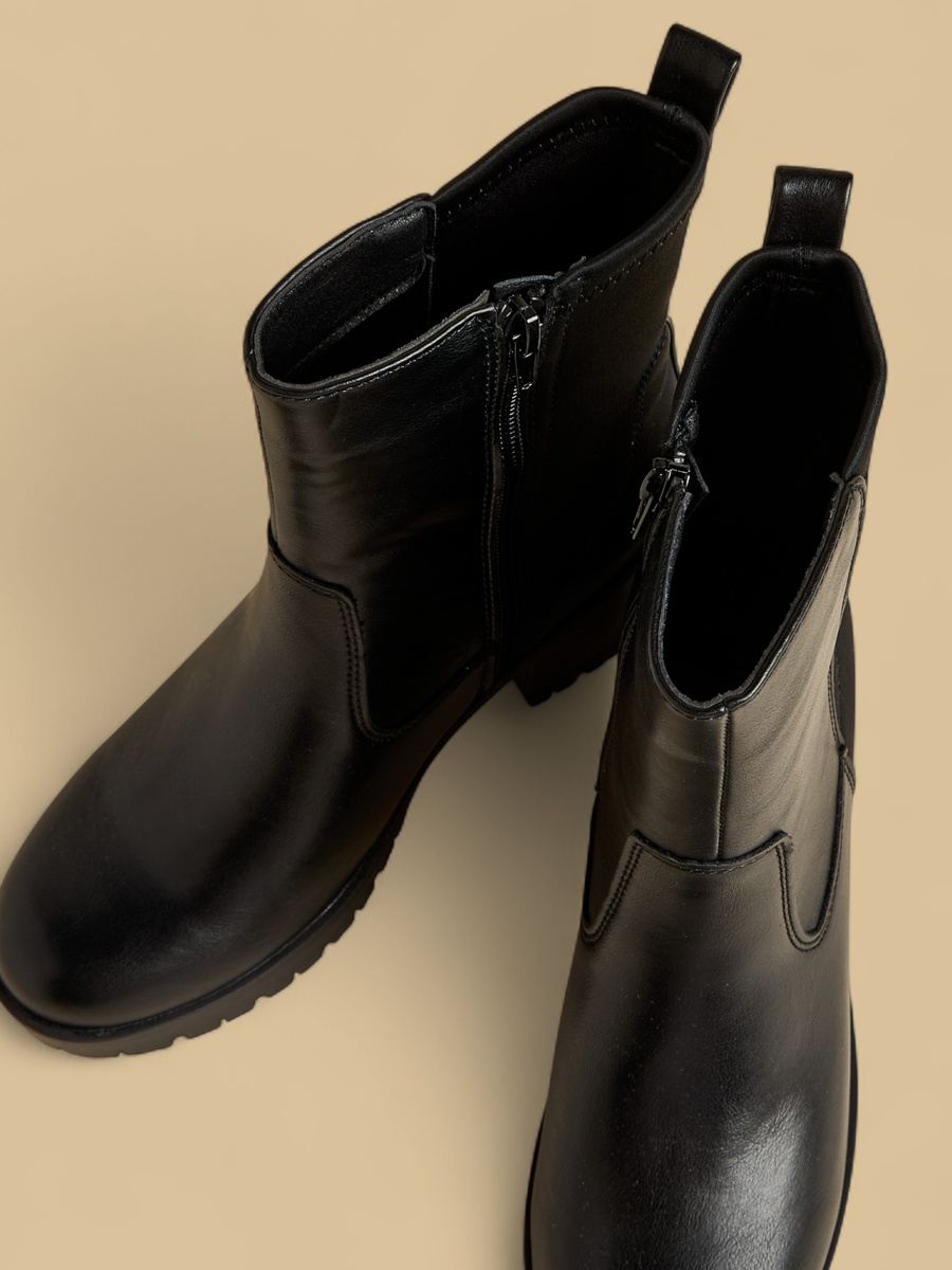 Plain Block Heeled Ankle Boots with Zip Closure