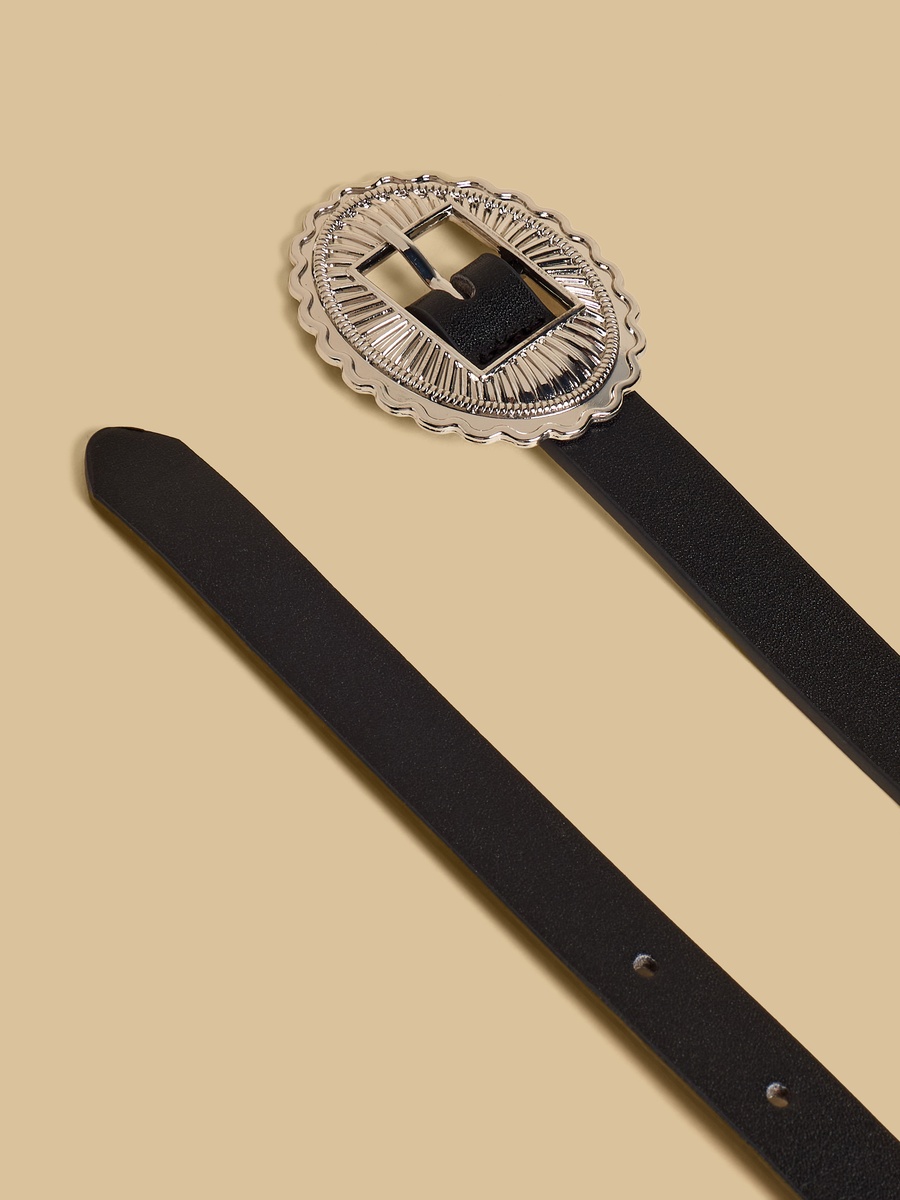 Buckle Accent Belt with Pin Closure