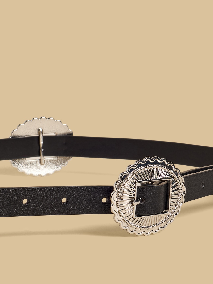Buckle Accent Belt with Pin Closure