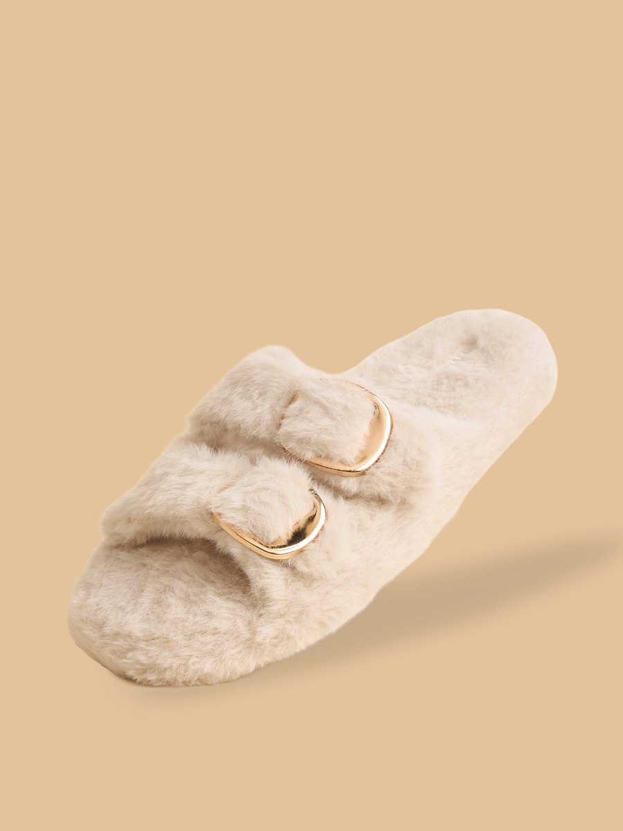 Buckel Accent Faux Fur Bedroom Slippers