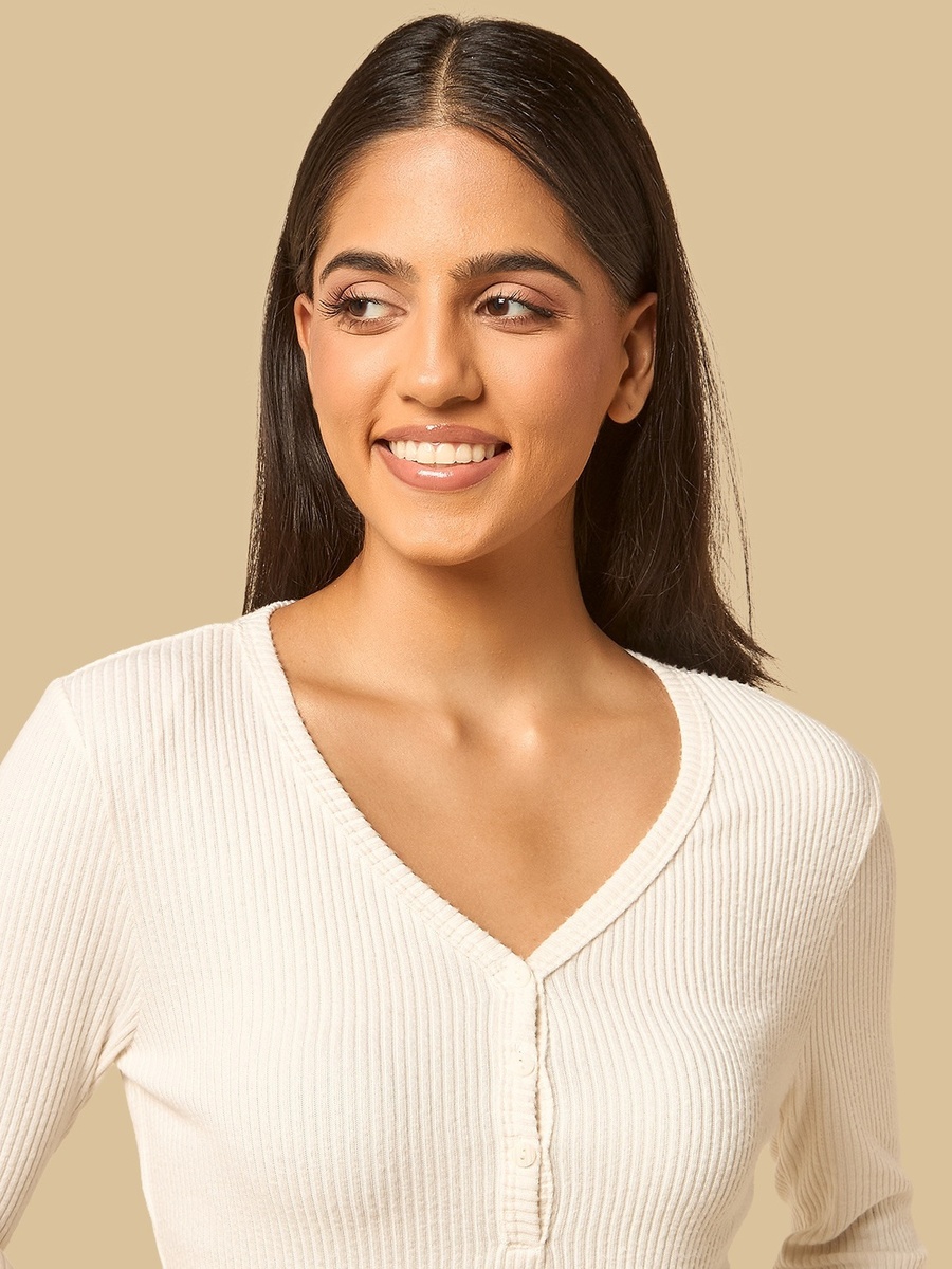 Ribbed V Neck T-Shirt