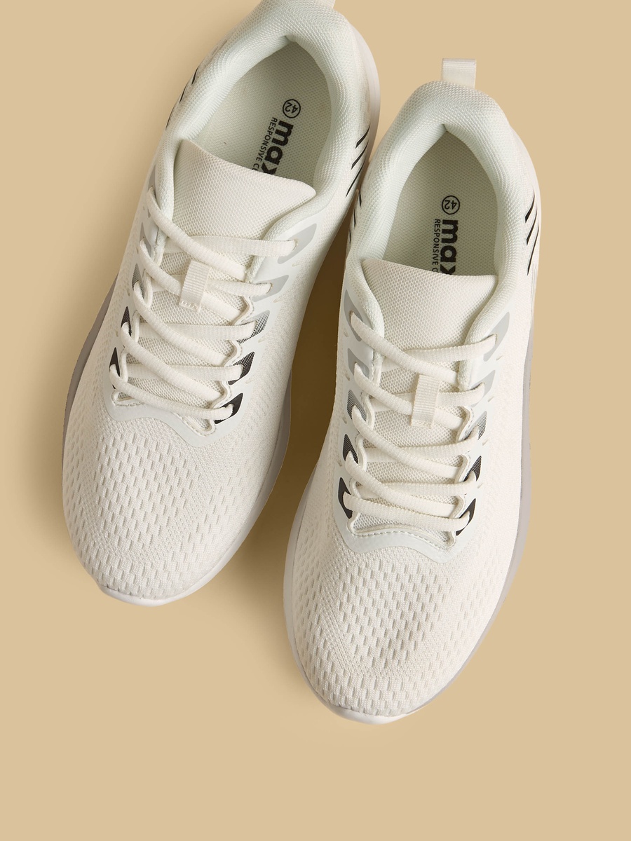 Textured Sports Shoes with Lace Closure