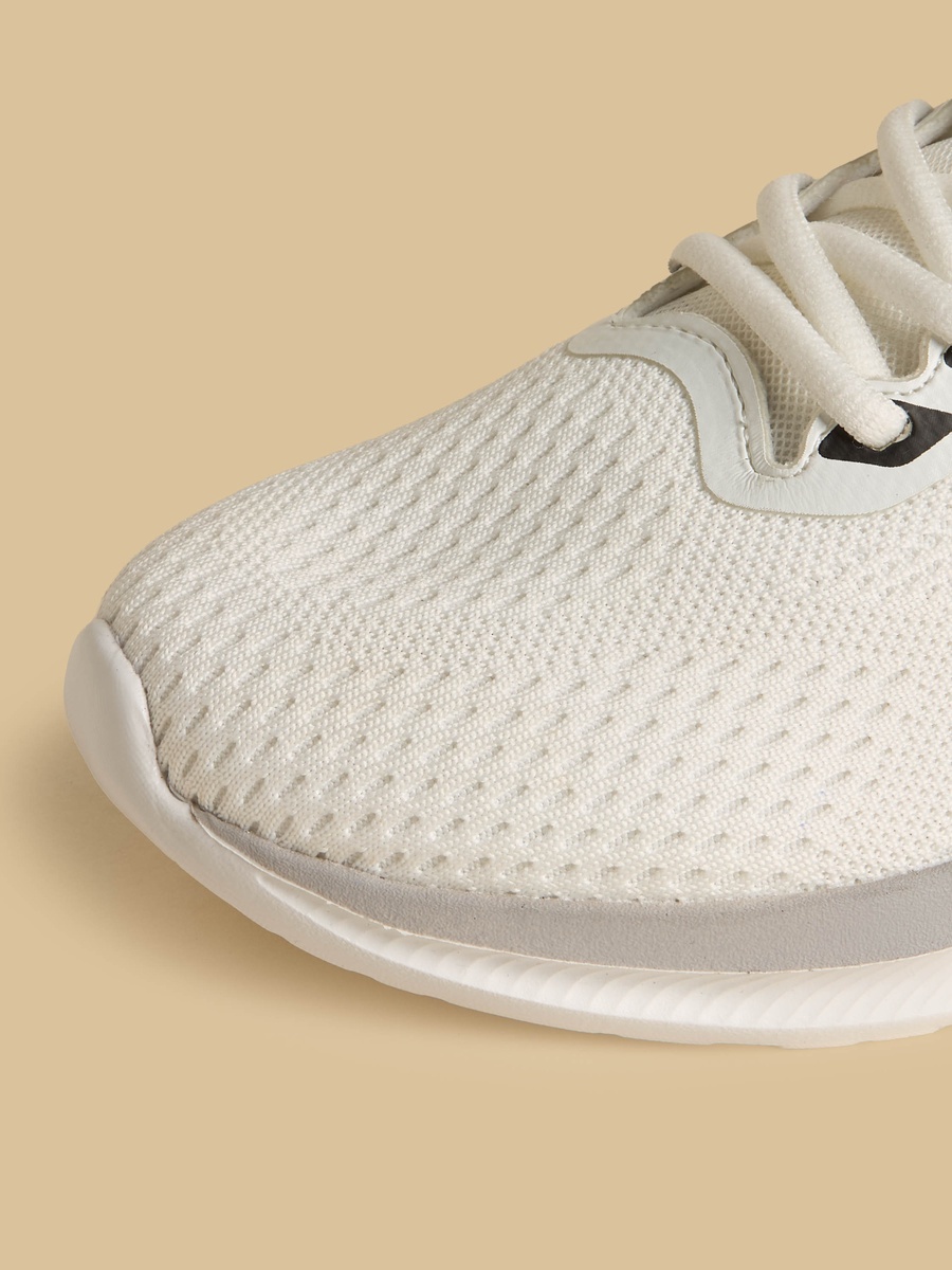 Textured Sports Shoes with Lace Closure