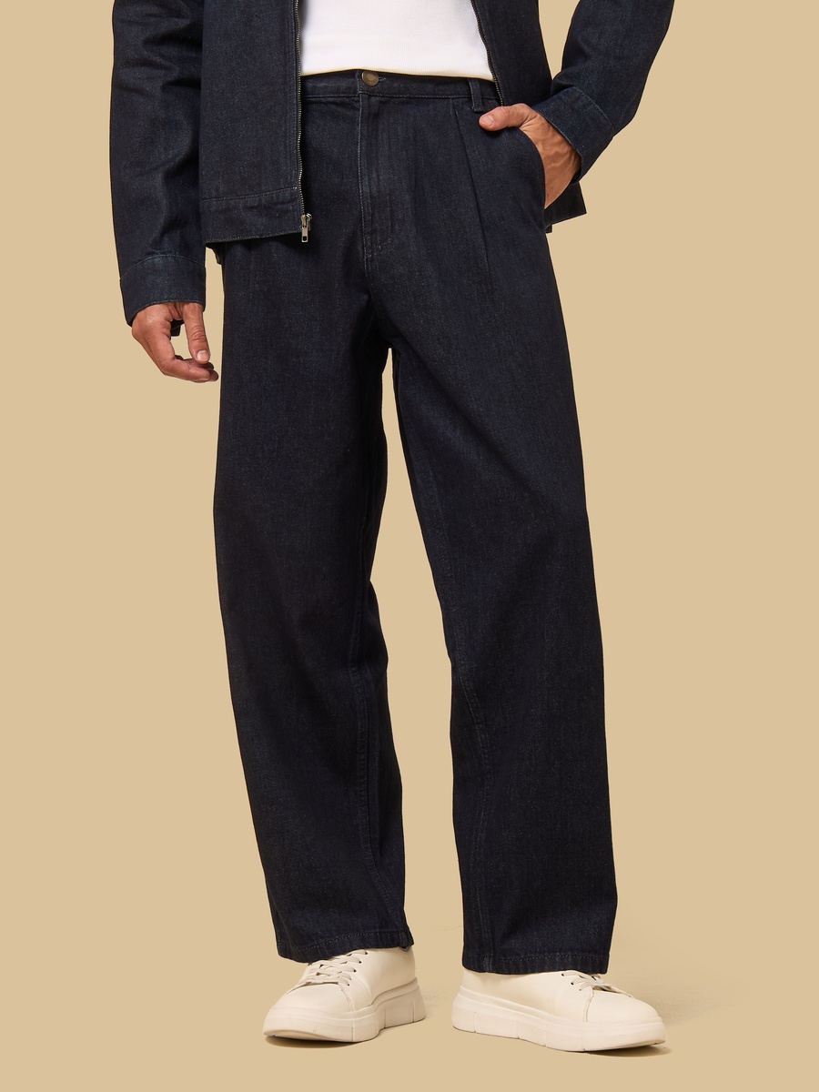 Loose Fit Raw Wash Pleated Jeans