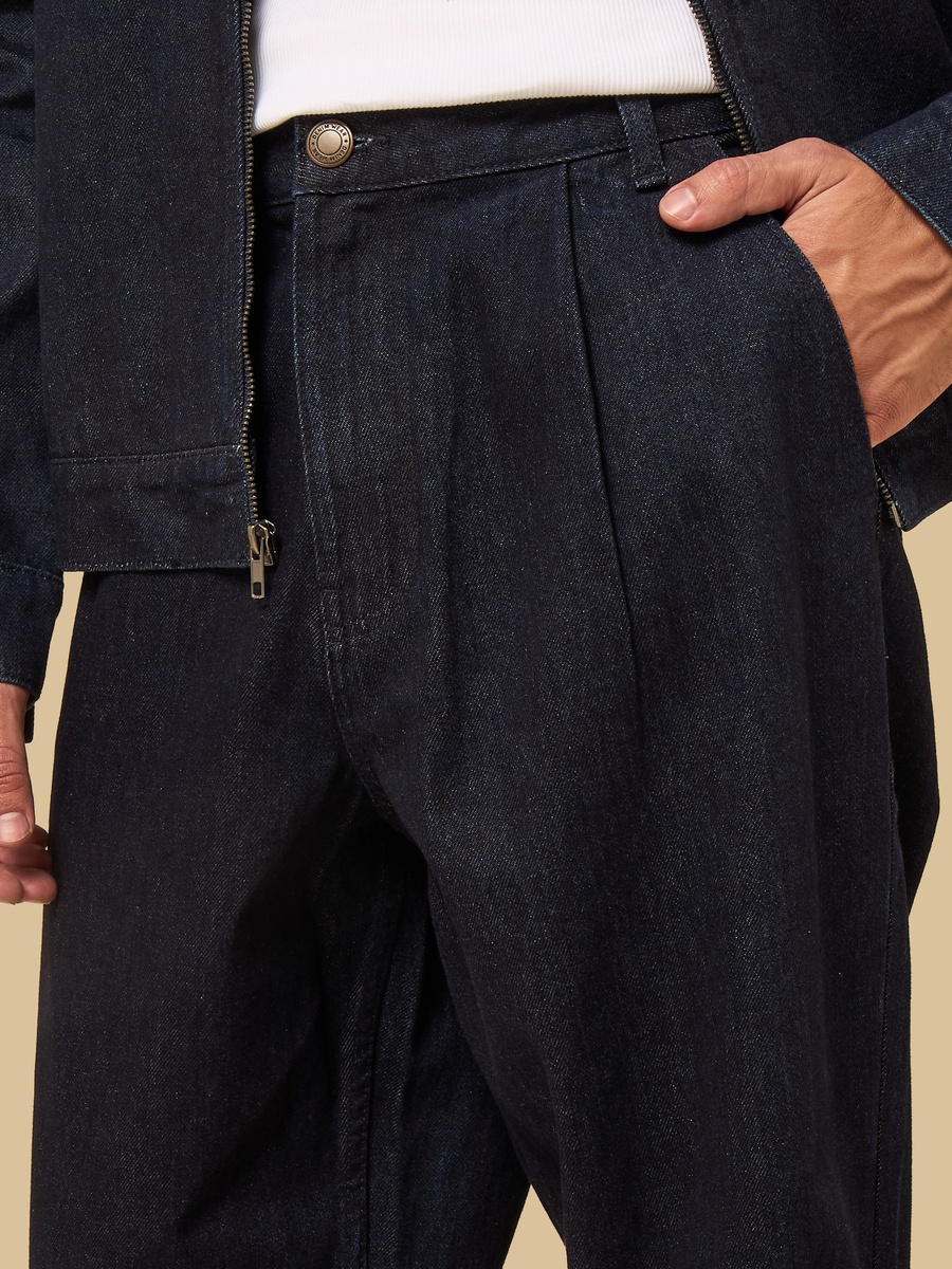Loose Fit Raw Wash Pleated Jeans
