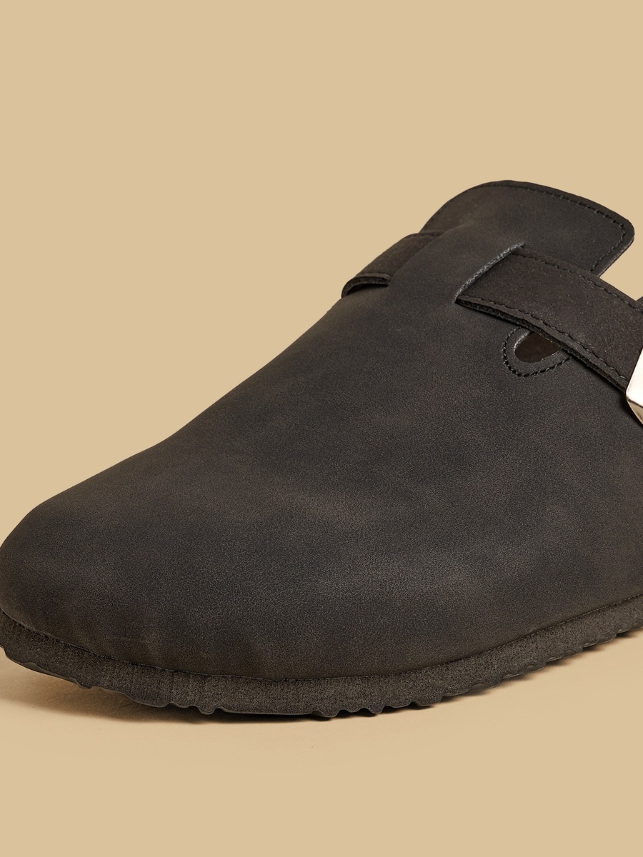Buckle Detail Closed Toe Sandals