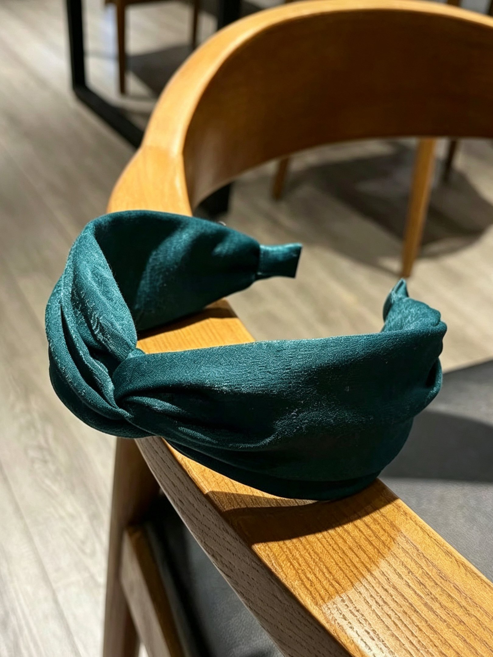 طوق شعر بعقدة