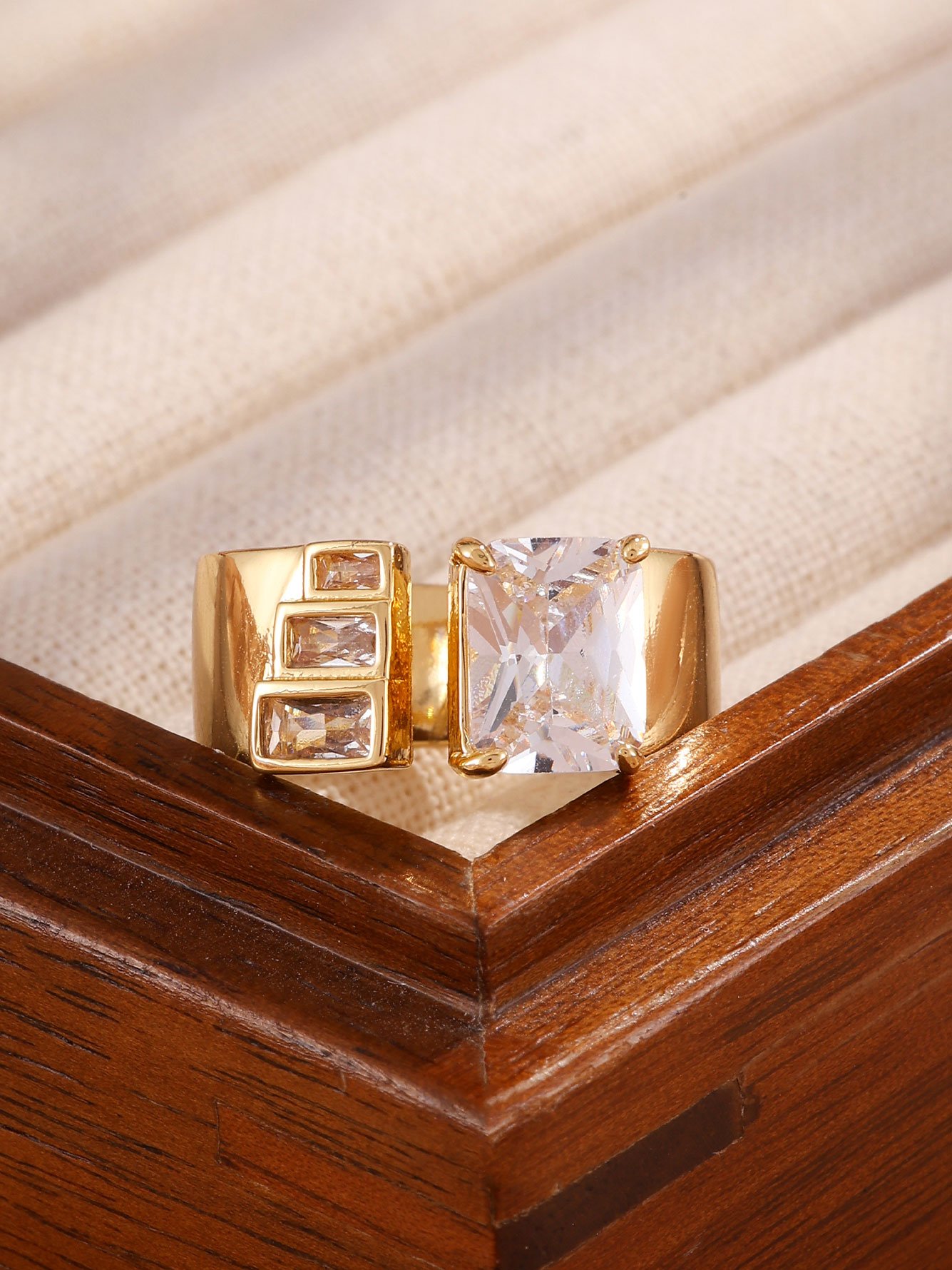 1pc Womens Gold Baguette Zircon Ring