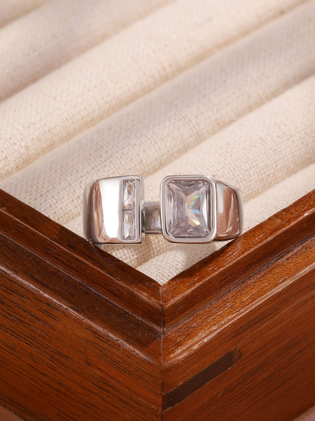 1pc Womens Silver Rectangular Zircon Ring