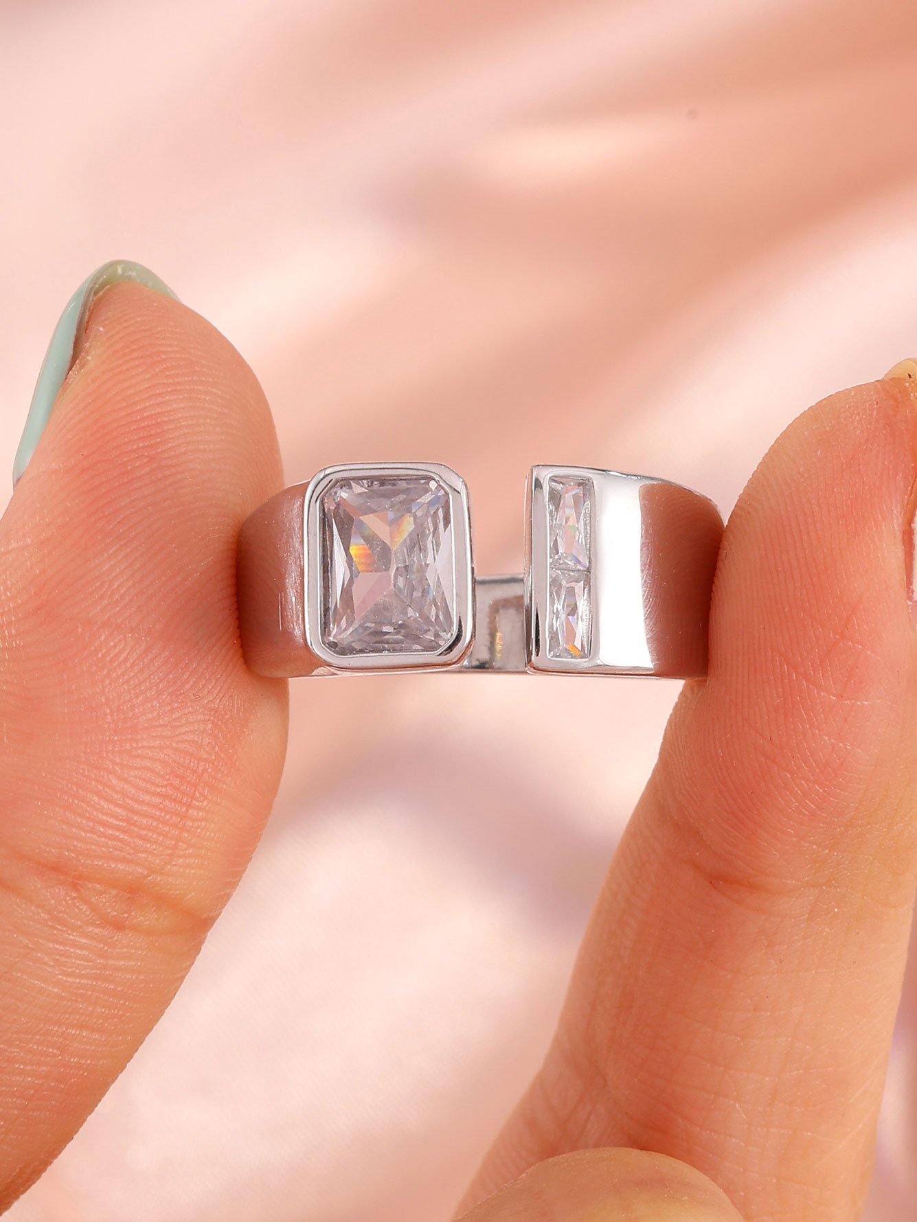 1pc Womens Silver Rectangular Zircon Ring
