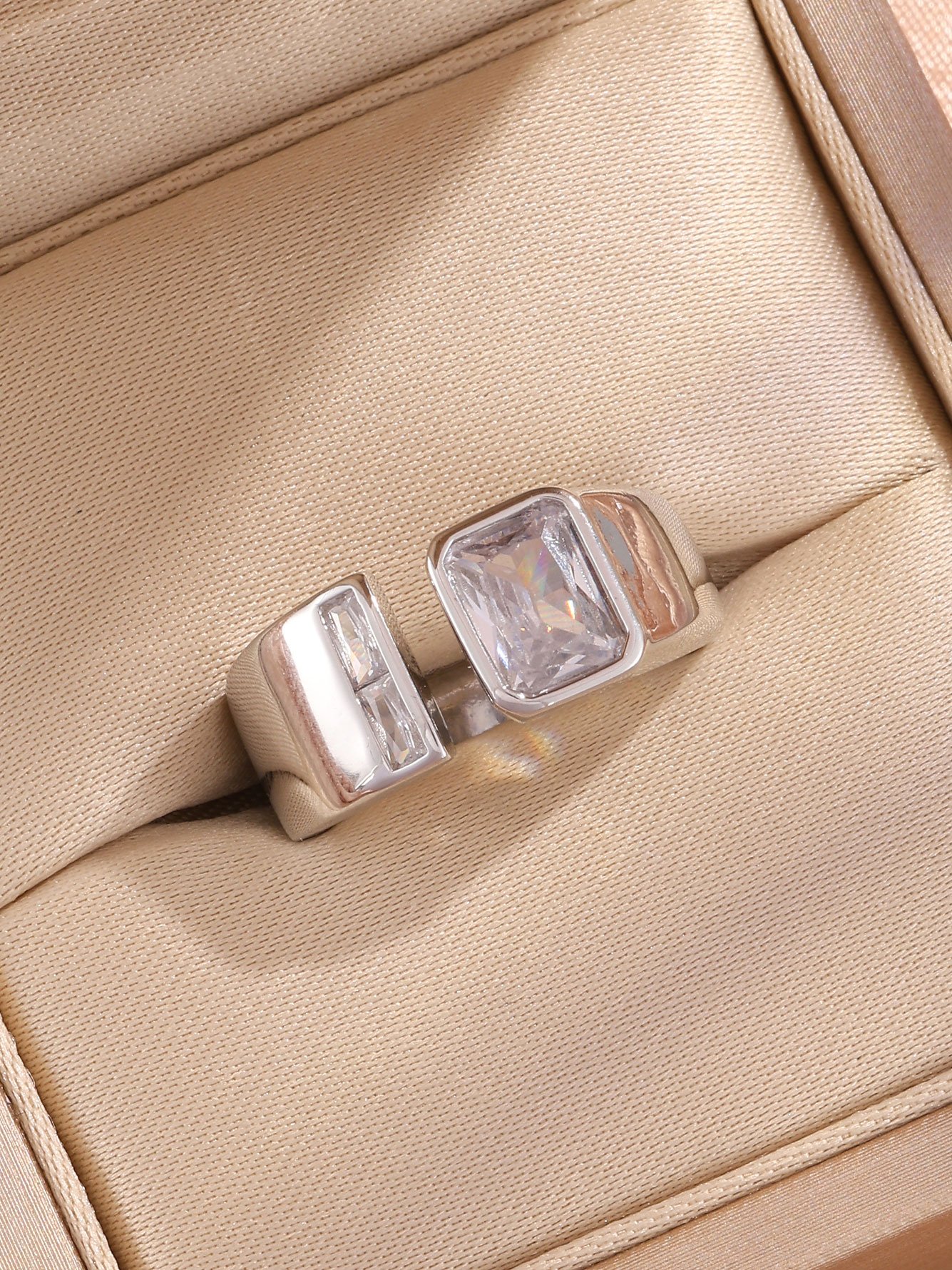 1pc Womens Silver Rectangular Zircon Ring