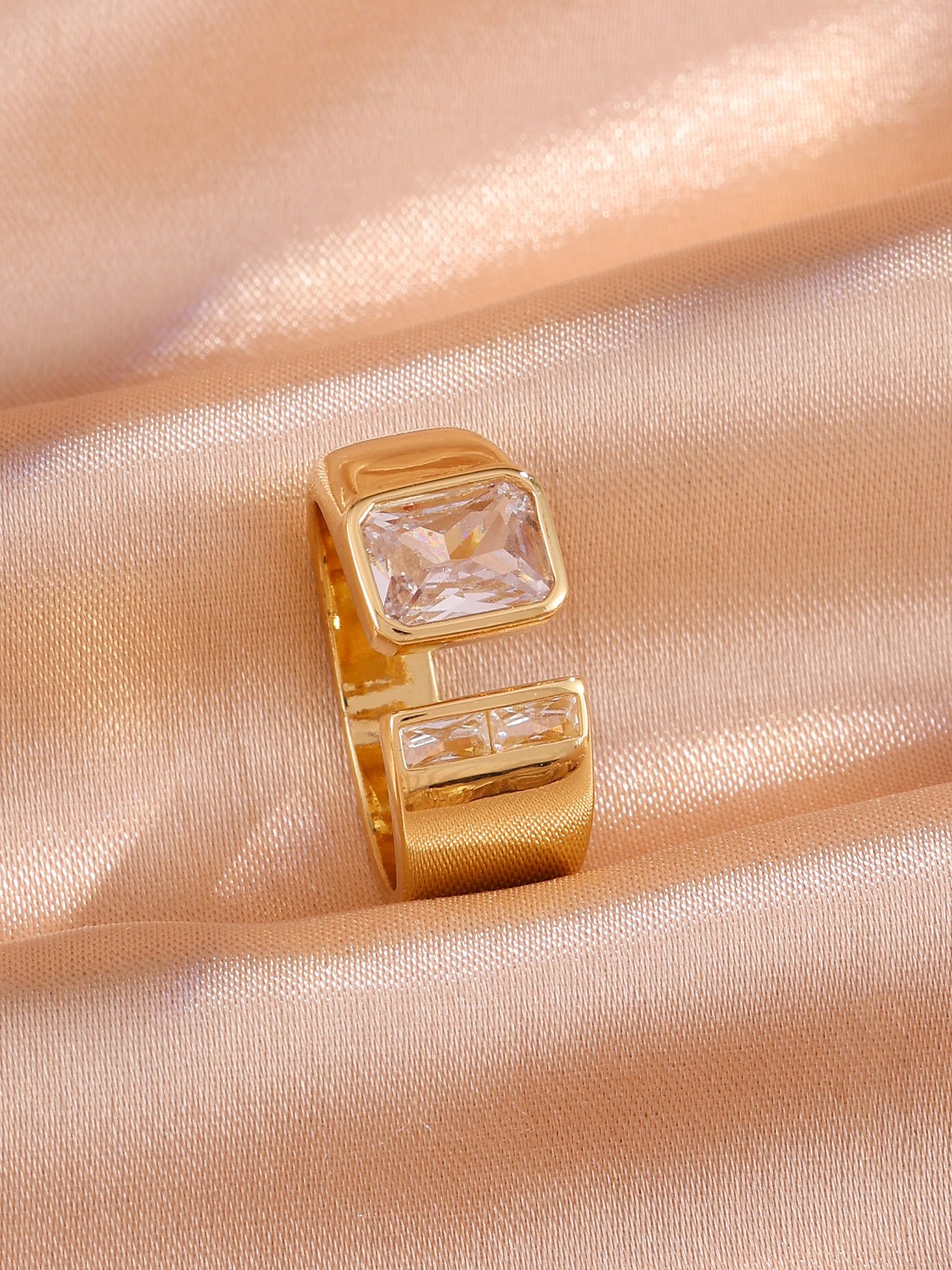 1pc Womens Gold Rectangular Zircon Ring