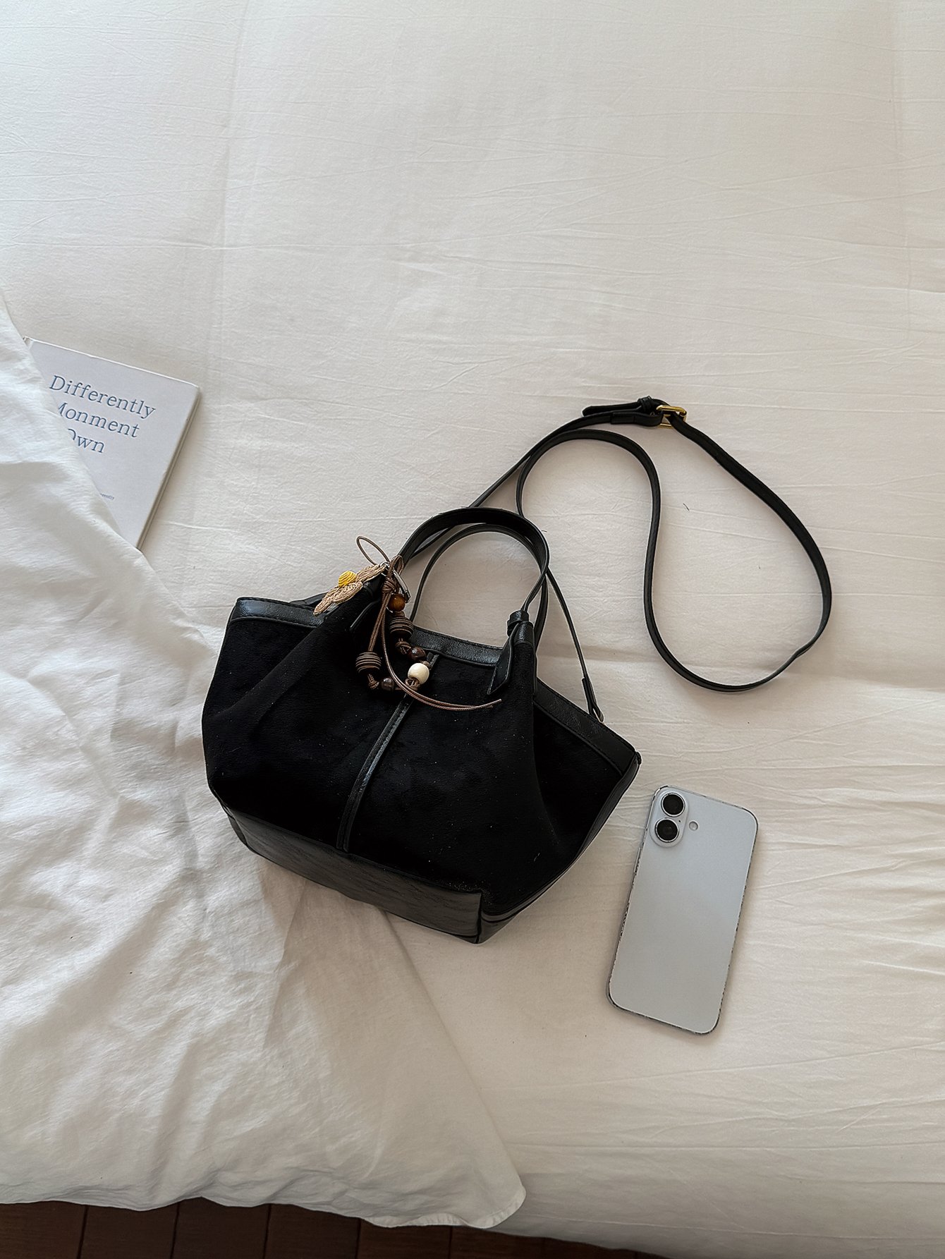 Black Solid Shoulder Bag with Zip