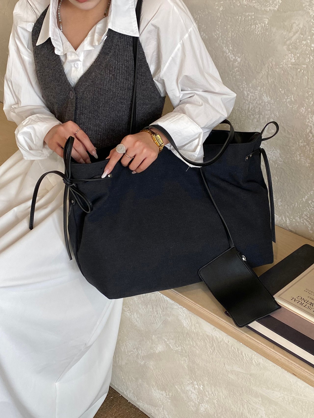 Black Solid Shoulder Bag 