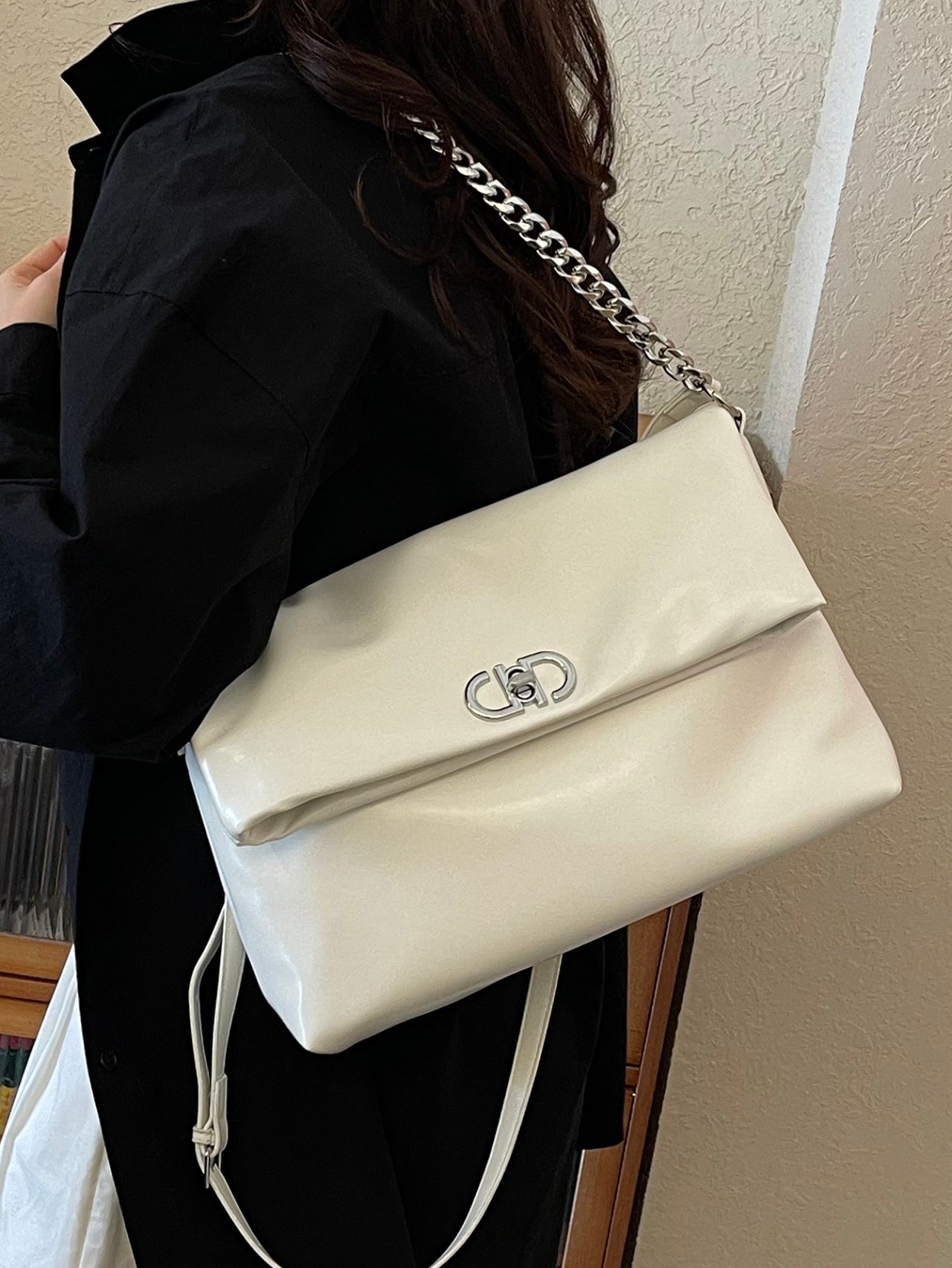 Off White Solid Shoulder Bag with Magnetic Closure