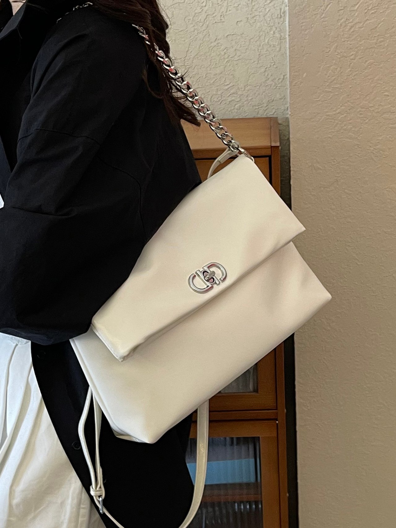 Off White Solid Shoulder Bag with Magnetic Closure