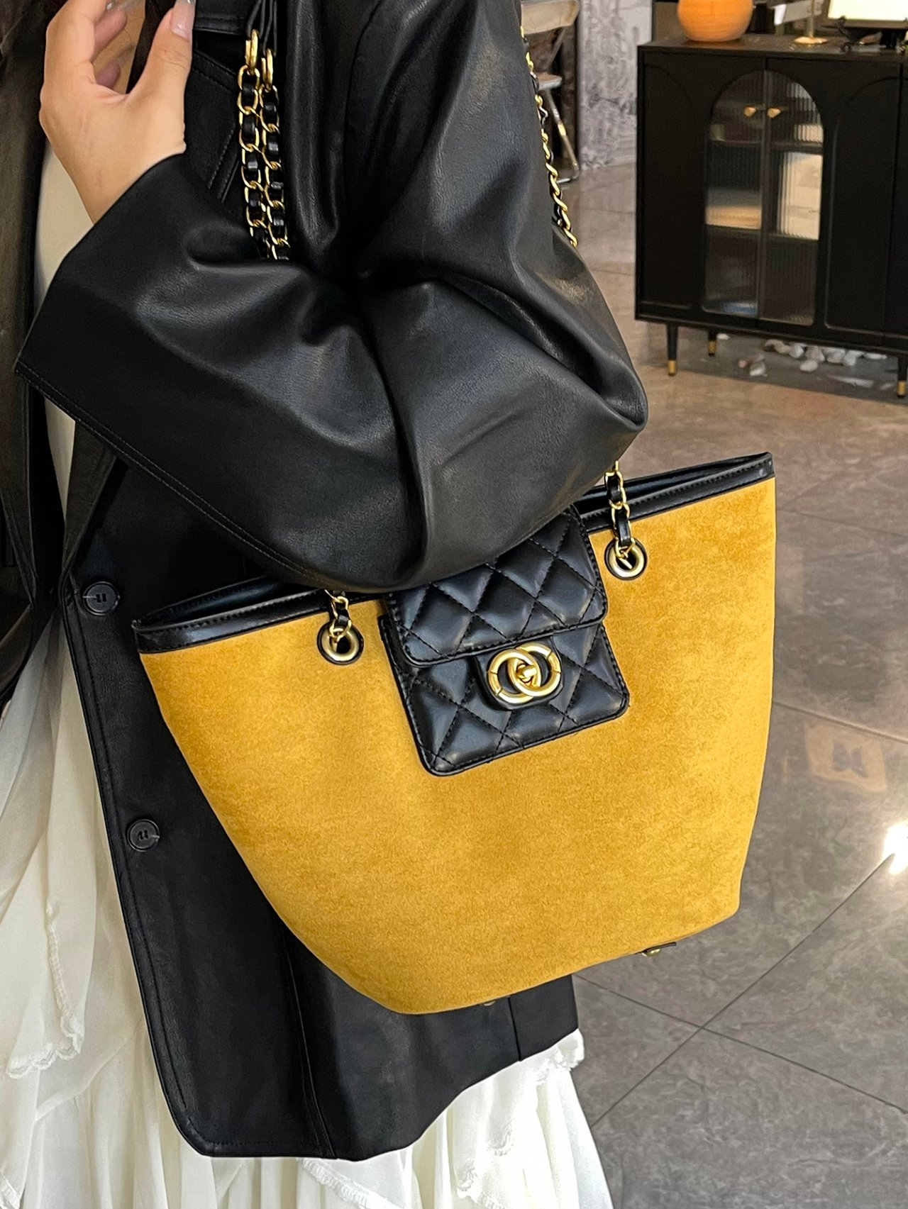 Yellow Solid Shoulder Bag with Zip