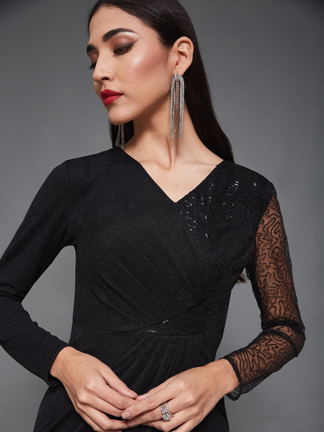 Black Solid V Neck Sheath Midi Dress