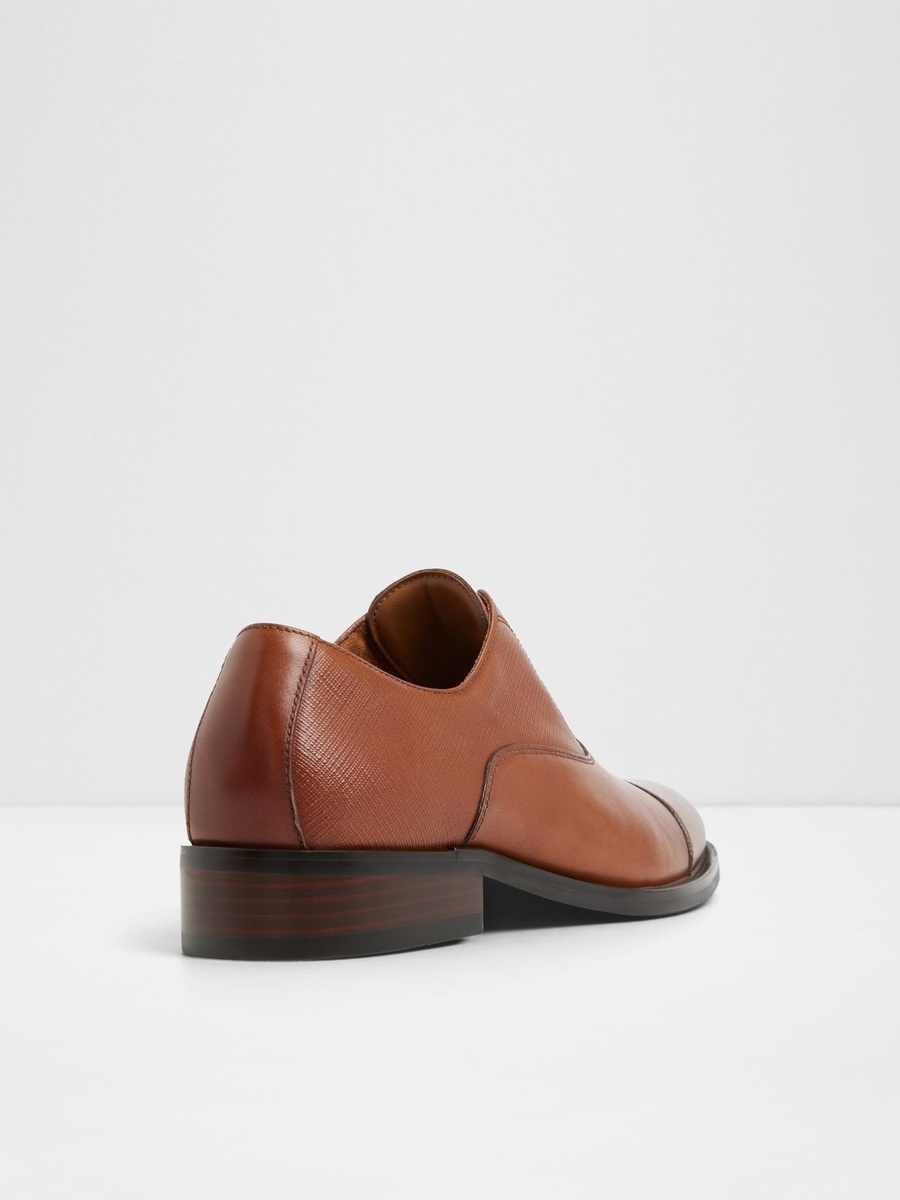 Men Tan Leather Cap-Toe Oxfords