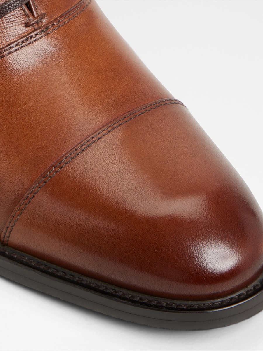 Men Tan Leather Cap-Toe Oxfords