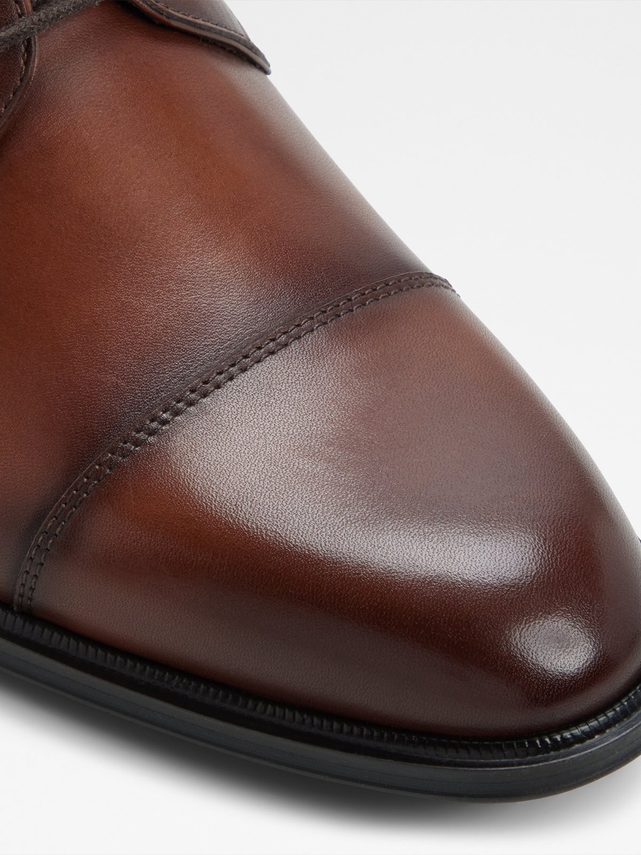 Men Classic Brown Leather Cap-Toe Oxfords
