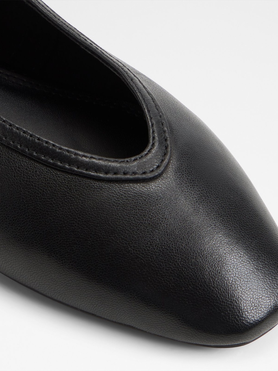 Women Black Leather Casual Flats