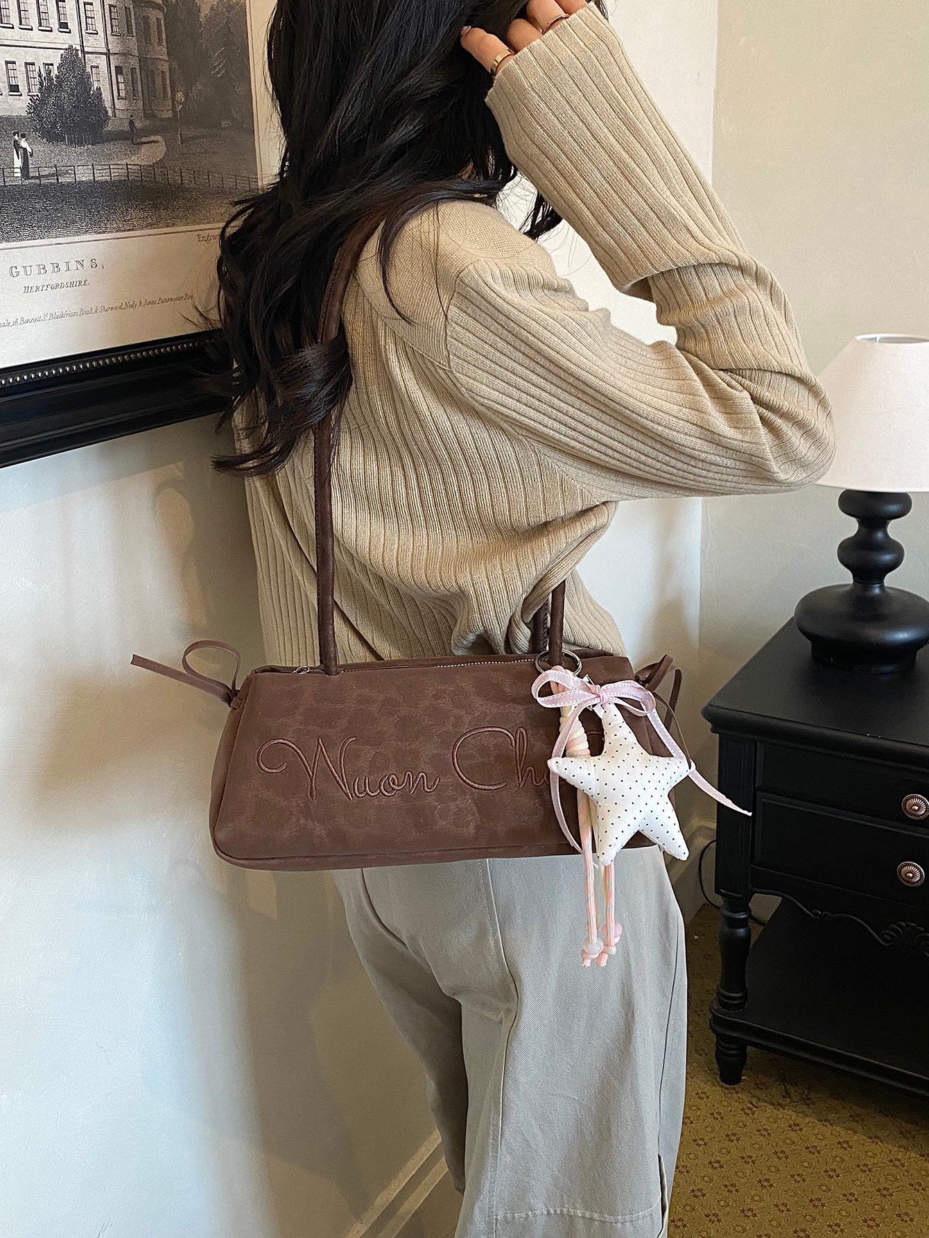 Womens single-shoulder underarm bag with keychain