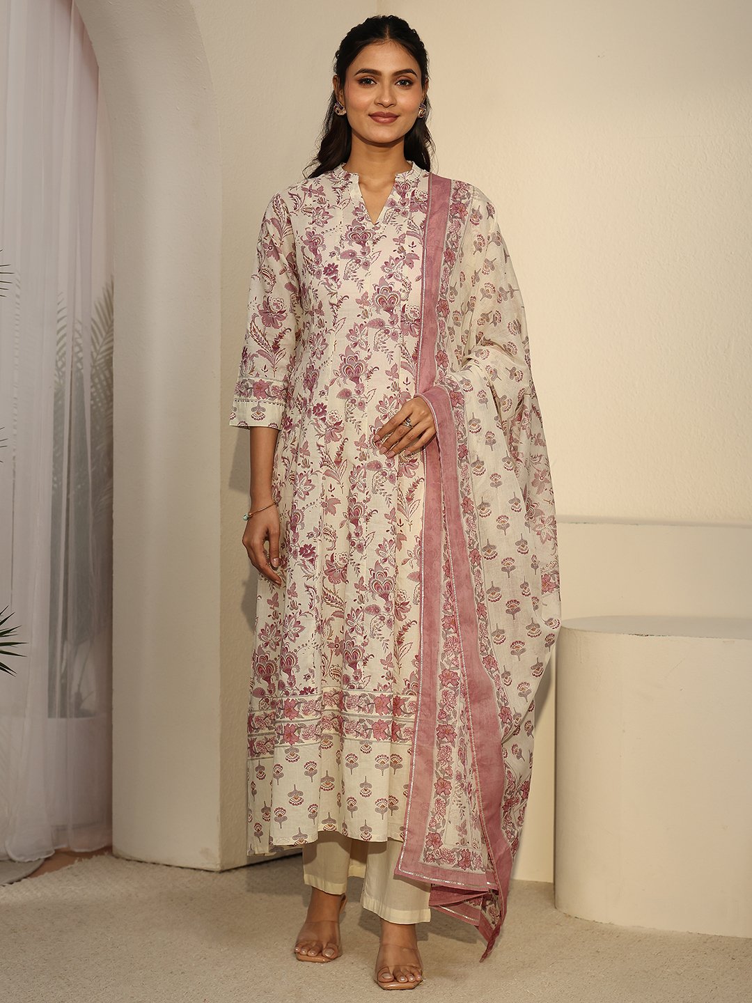 Off-White Floral Print V-Neck Kurta Set with Dupatta and Straight Pants
