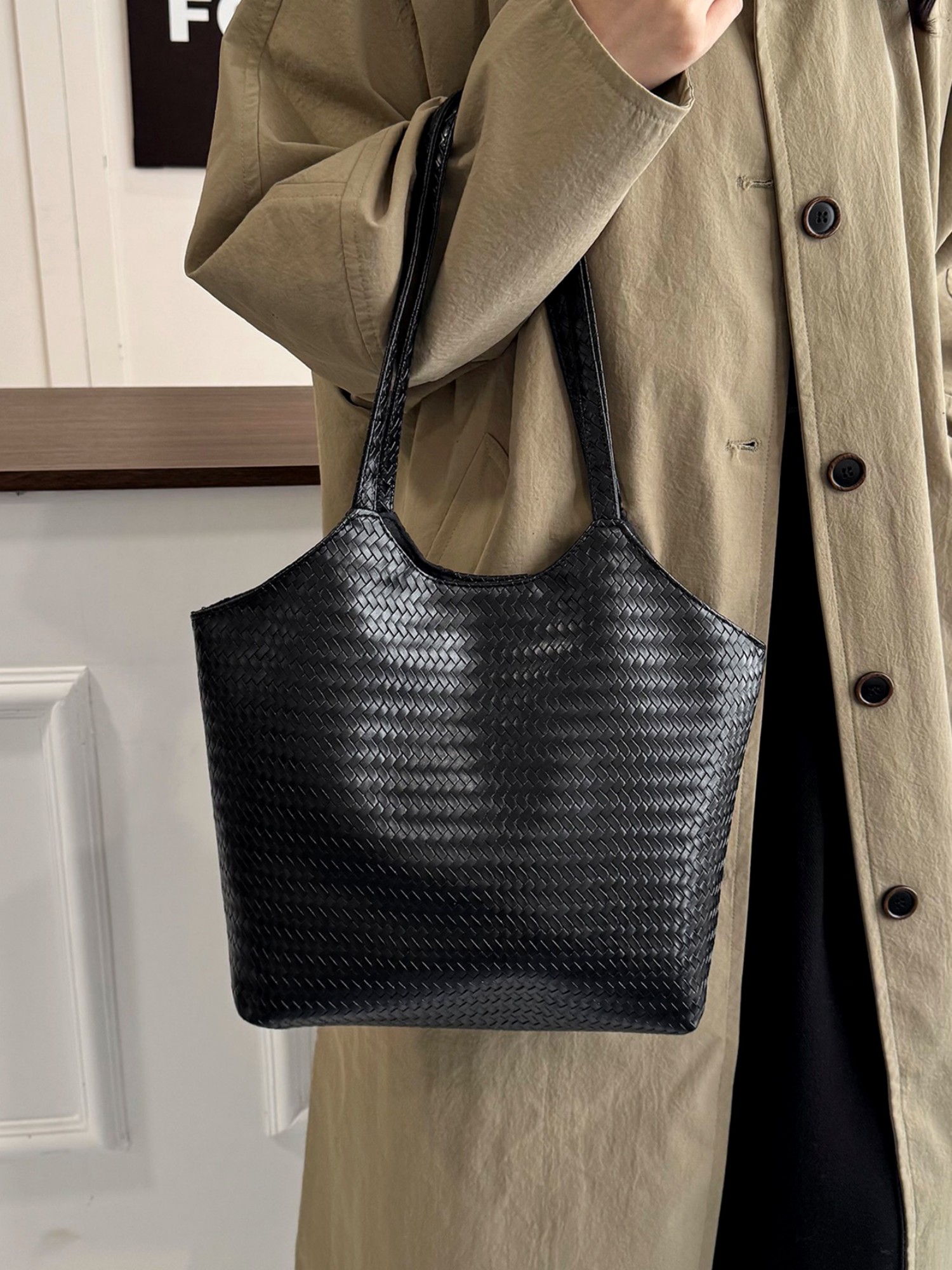 Black Texture Shoulder Bag with Magnetic