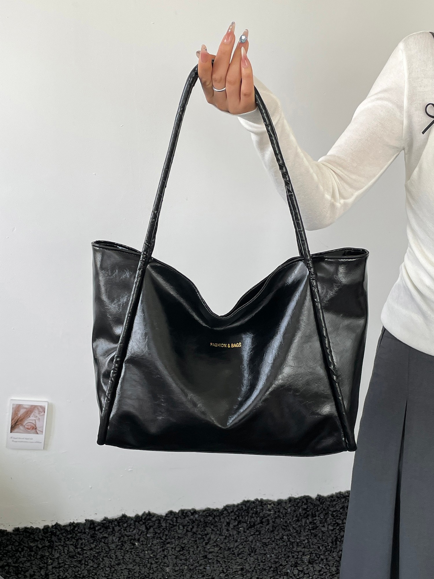 Black Solid Shoulder Bag with Zip