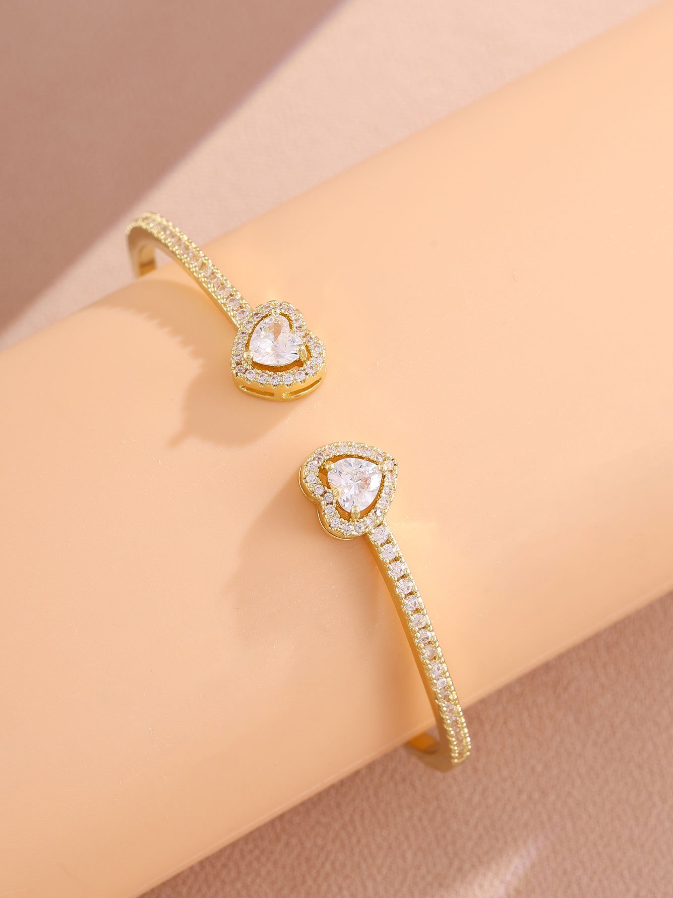 Heart Zircon Gold Bangle