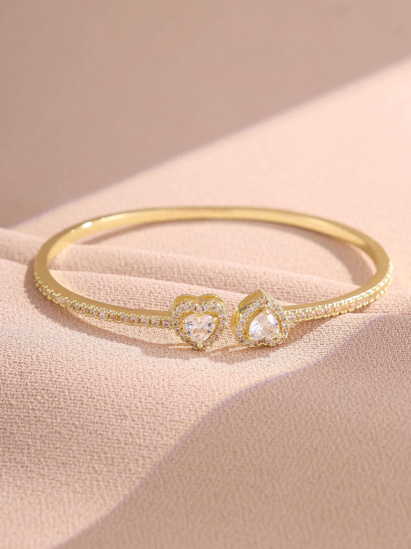 Heart Zircon Gold Bangle