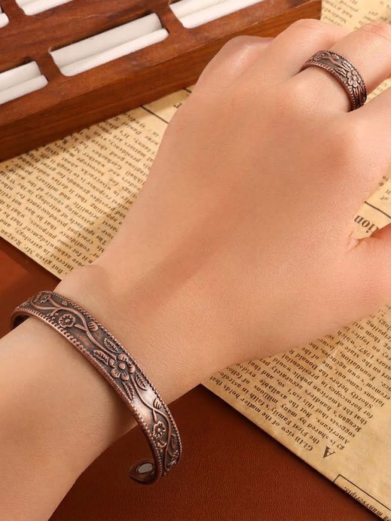 2-Piece Floral Magnetic Bracelet Open Ring Jewelry Set