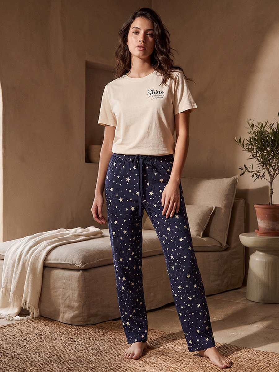 Star Print Crew Neck T-Shirt and Pyjamas Set