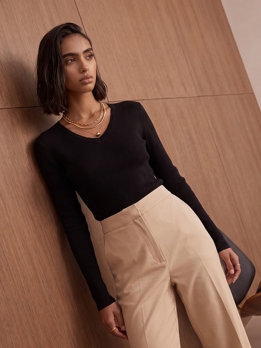 Regular Fit Ribbed Sweater with V Neck