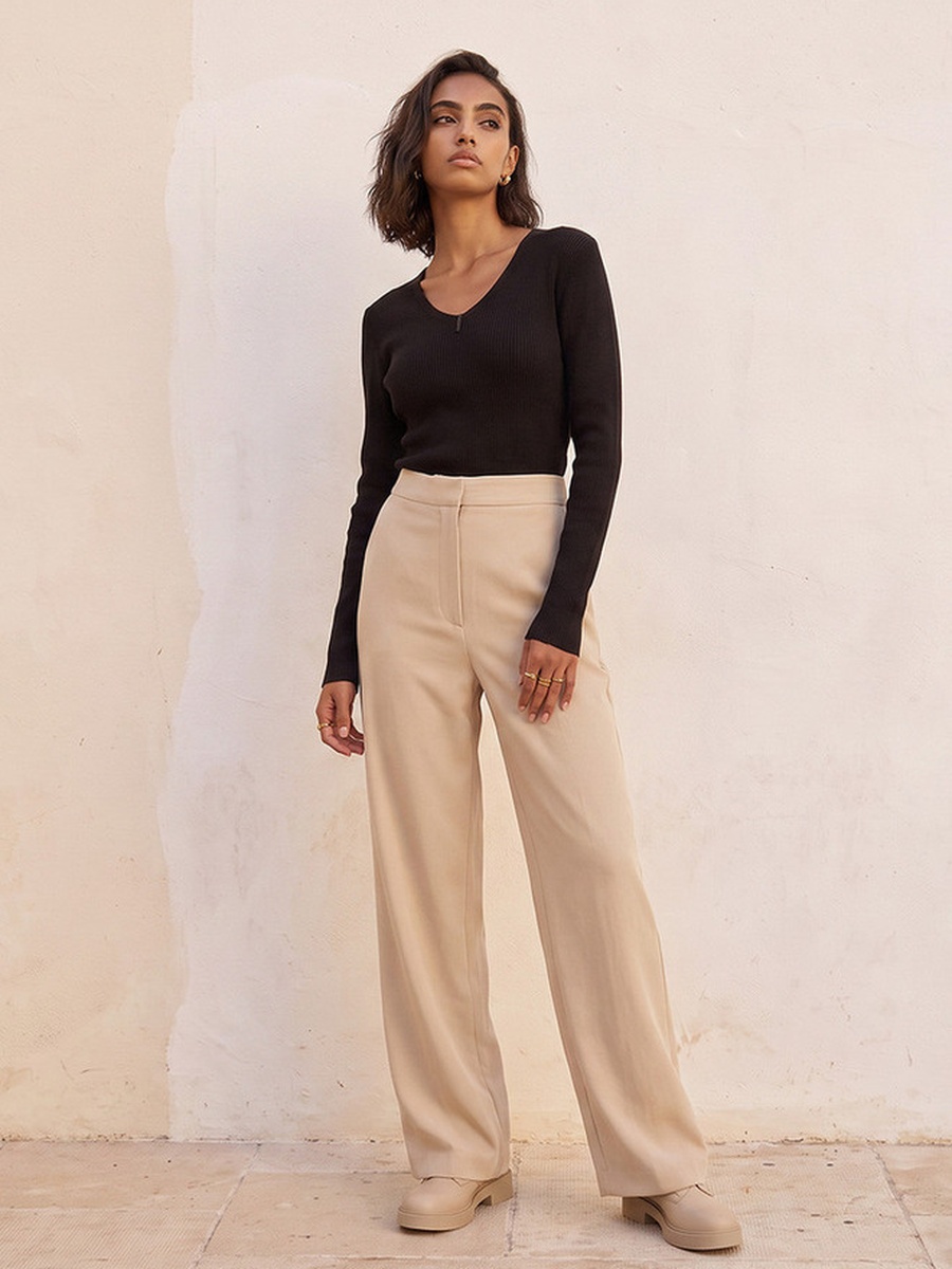 Regular Fit Ribbed Sweater with V Neck