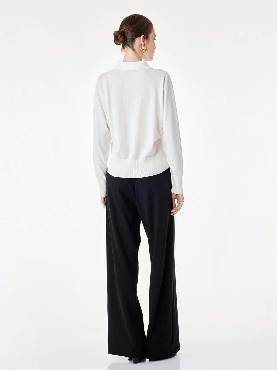 Black Wide-Leg Trousers with Belt Accent