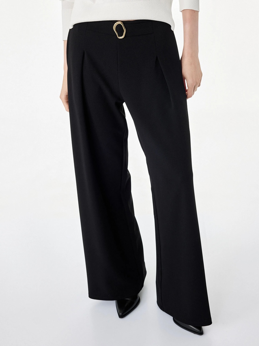 Black Wide-Leg Trousers with Belt Accent